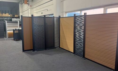 Sichtschutz-Systeme aus WPC und Aluminium in der Ausstellung in Maintal-Bischofsheim